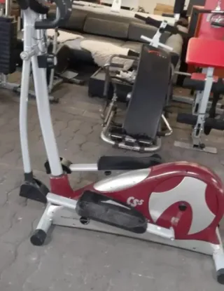 Cinta de correr y equipo de gimnasio