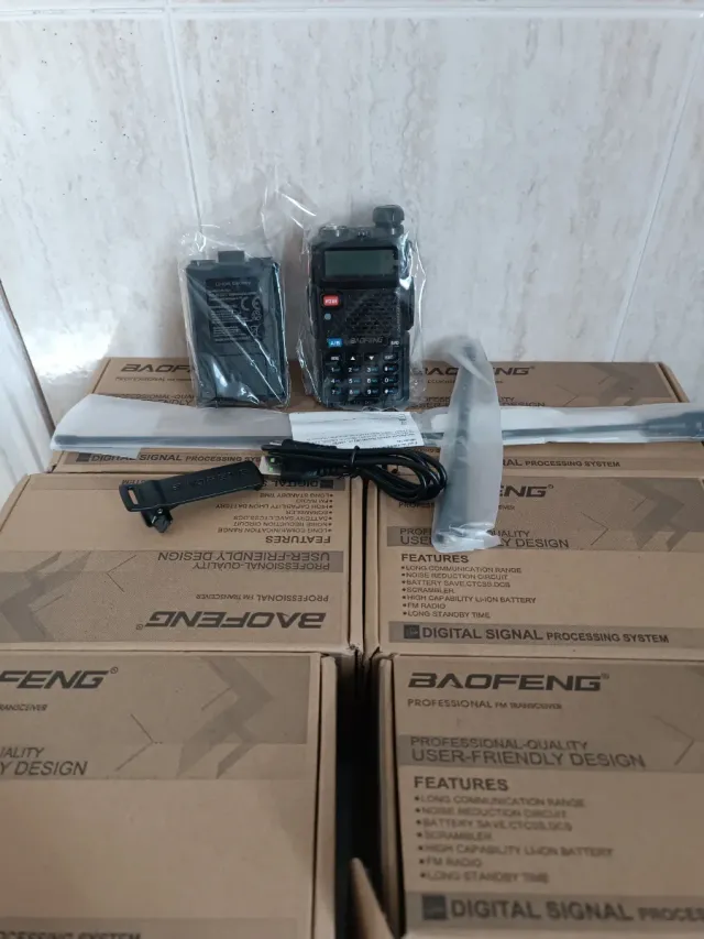 Emisora Baofeng UV-5R Negra