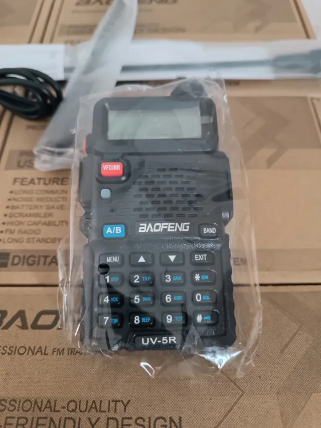 Emisora Baofeng UV-5R Negra