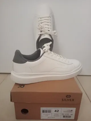 8€Zapatillas deportivas SILVER talla 42