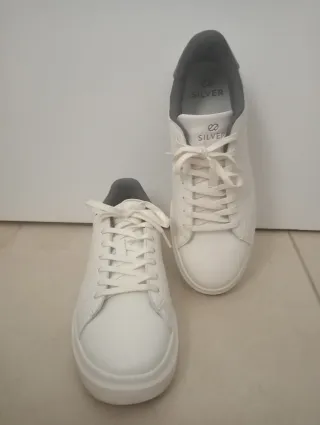 8€Zapatillas deportivas SILVER talla 42