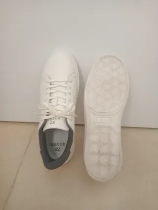 8€Zapatillas deportivas SILVER talla 42