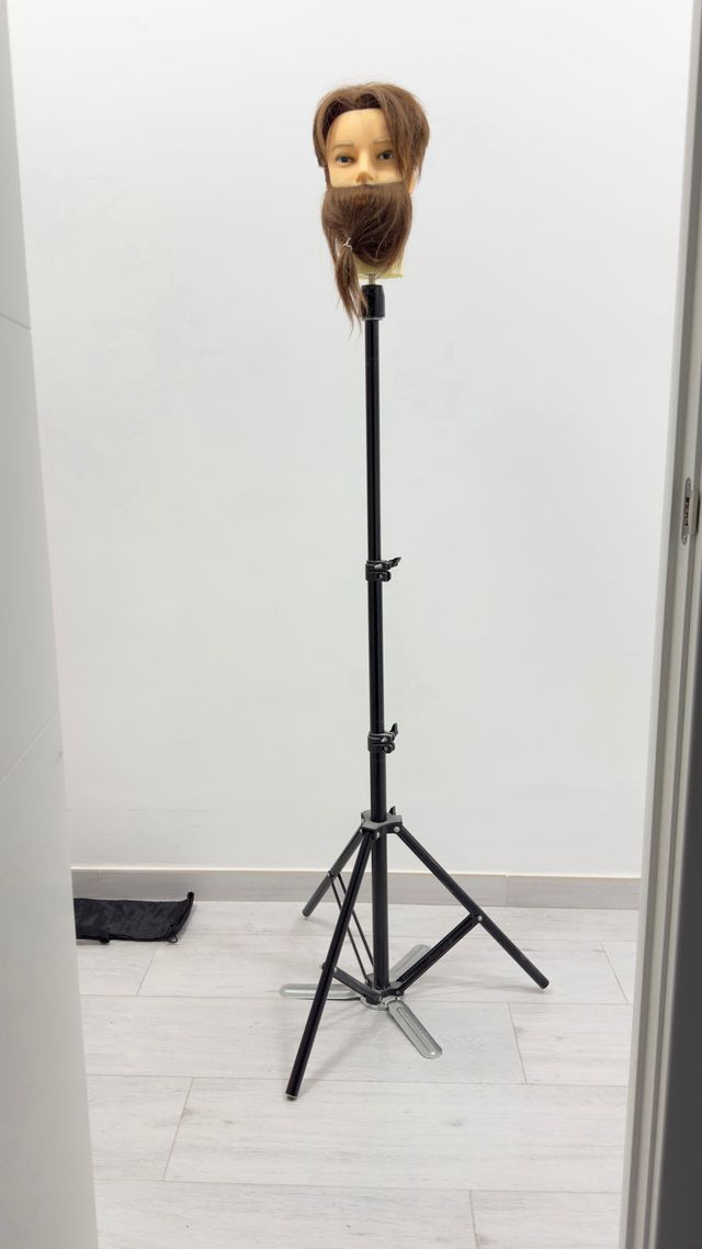 Soporte para maniquí peluquería negro trípode