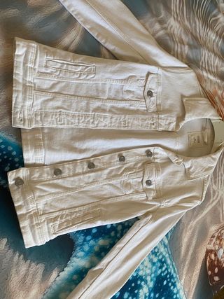 Chaqueta vaquera blanca