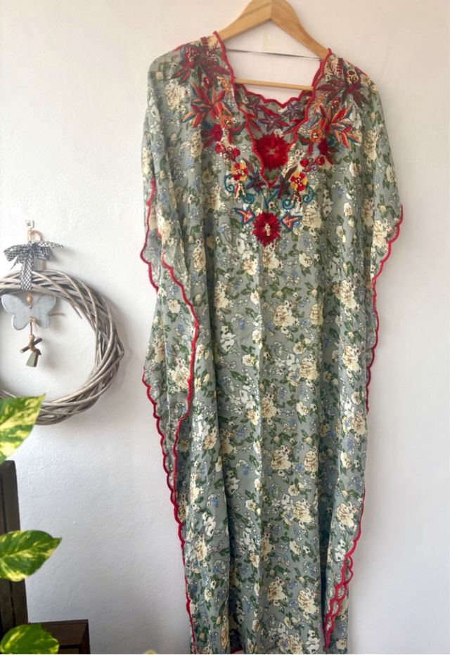 Kaftán bordado multicolor talla única