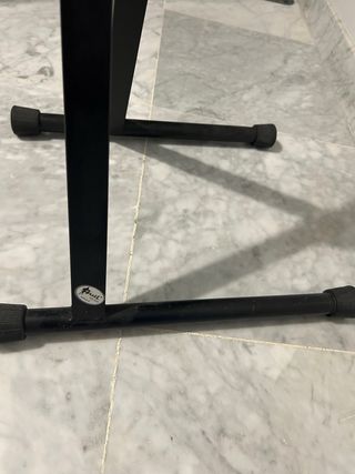 Soporte X para teclado. Guil