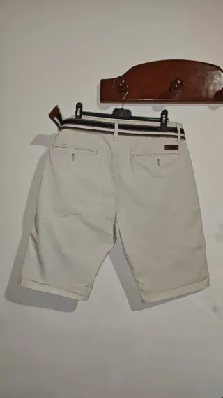 Pantalón chino corto Álvaro Moreno beige 