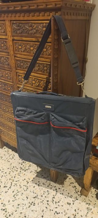Maleta de viaje para trajes