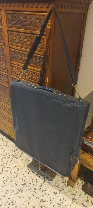 Maleta de viaje para trajes