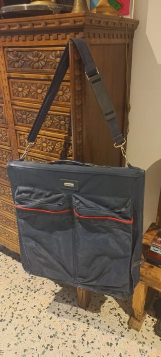 Maleta de viaje para trajes