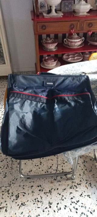 Maleta de viaje para trajes