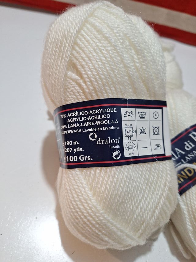 5 Ovillos Lana Valeria di Roma Irlanda Merino