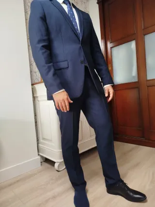 Traje azul chico Talla 40
