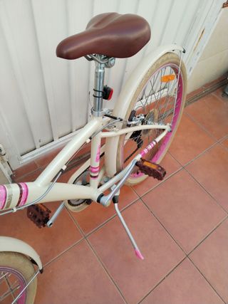 Bicicleta Btwin Poply 500 Paseo
(NO NEGOCIABLE)