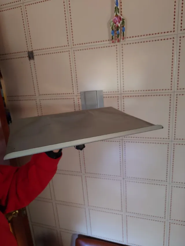 Supporto TV orientabile a parete