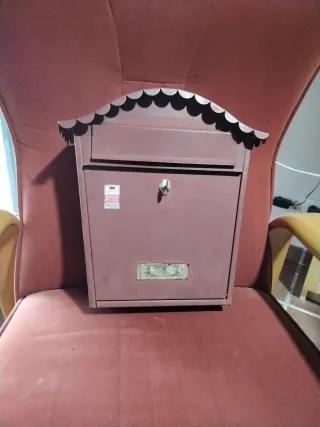 Buzón exterior metálico