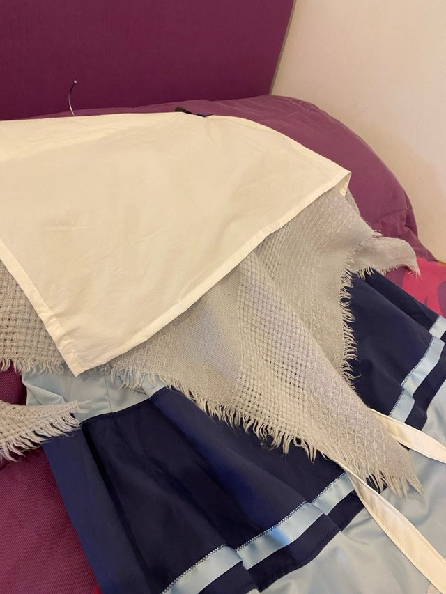 Traje Neska Azul y Blanco