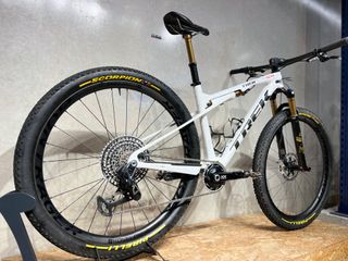 Trek Supercaliber / Talla ML / 29"