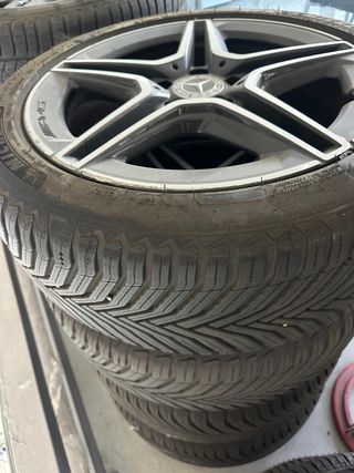 Llantas AMG originales con neumáticos invierno