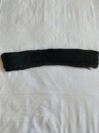 Cuello sintético negro
