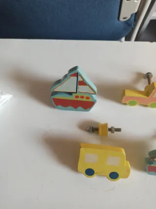 Tiradores de madera para muebles infantiles