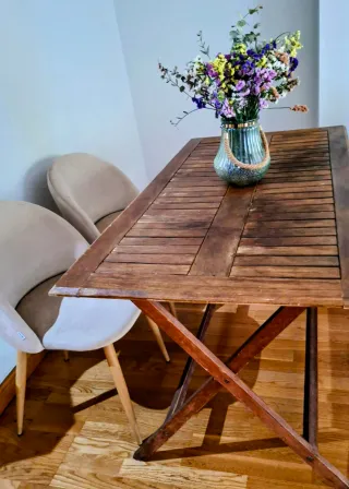 Tavolo in legno di teak naturale 

