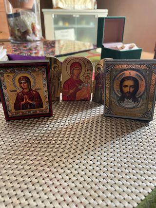 iconos religiosos de madera