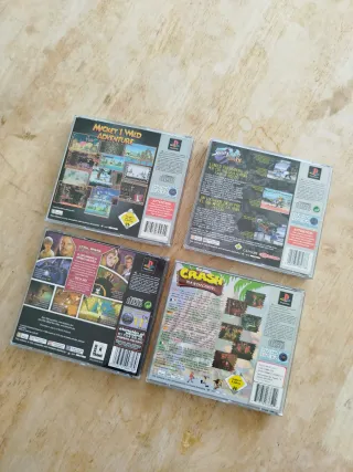 Lote Ps1 play station cajas y manuales 
Crash Band
