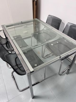 Mesa cristal y 4 sillas Ikea