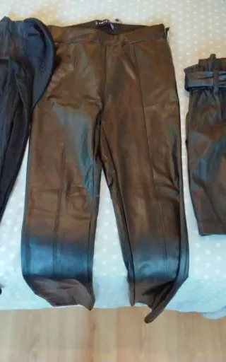 Lote Ropa Mujer:Chaleco, blusas y Ropa cuero Negro