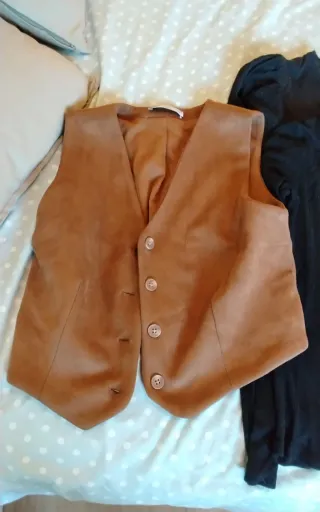 Lote Ropa Mujer:Chaleco, blusas y Ropa cuero Negro
