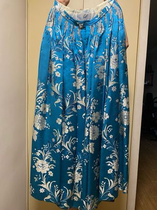 Falda de fallera con manteleta azul