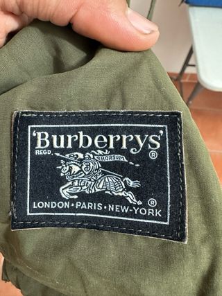 Gabardina Burberry Verde Oliva