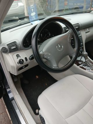 Mercedes-Benz Clase C 2004