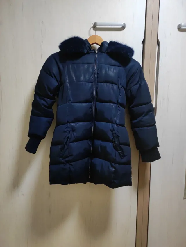 Chamarra azul para niña con gorro