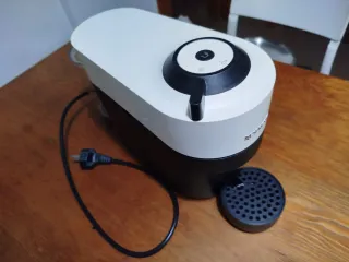Cafetera Nespresso Vertuo Inc Nespresso estándar 