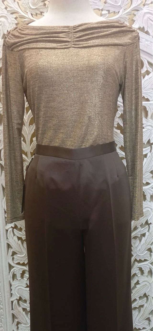 Top dorado fino de punto