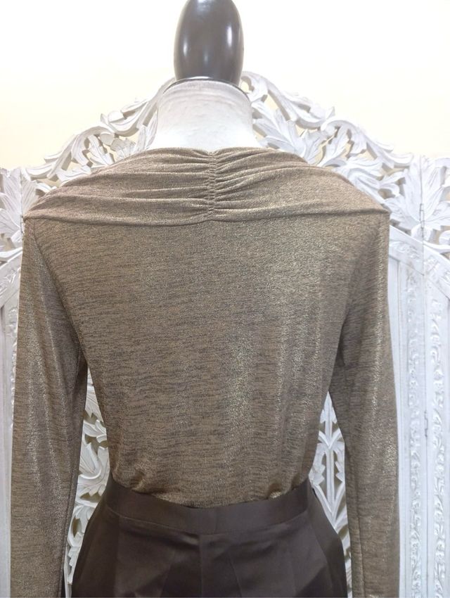 Top dorado fino de punto