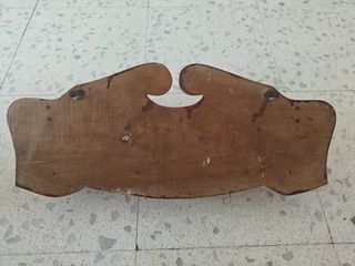 Perchero de madera con barra