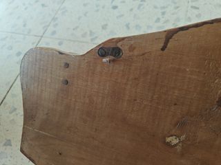 Perchero de madera con barra