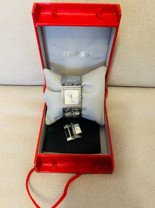 Reloj Guess Mujer Caja Roja y Plata