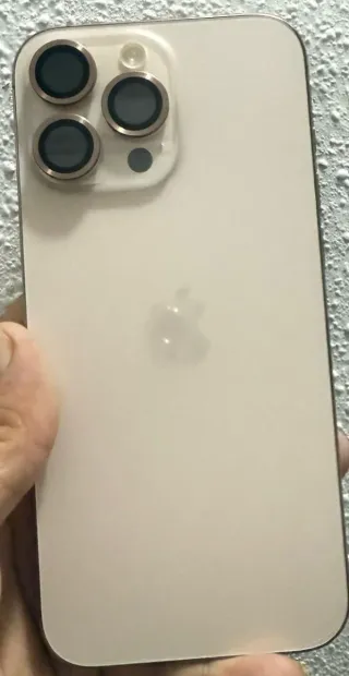 iPhone 16 Pro Max Dorado