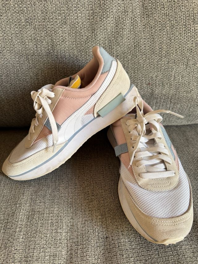 Zapatillas Puma Mujer Beige y Rosa