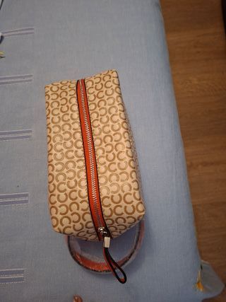 Beauty case Carpisa beige e arancione