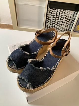 Sandalias cuña denim y esparto