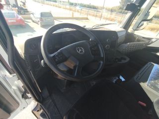 Mercedes-Benz ANTOS 26 39 - GRUA