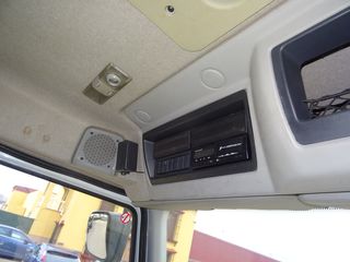 Renault LANDER 320 DXI--GRUA