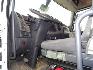 Renault LANDER 320 DXI--GRUA