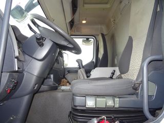 Renault LANDER 320 DXI--GRUA