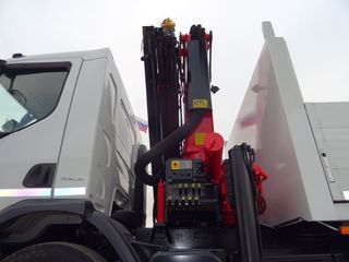 Renault LANDER 320 DXI--GRUA